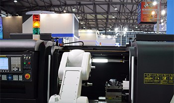 中國動(dòng)力電池占世界電池行業(yè)比例70%